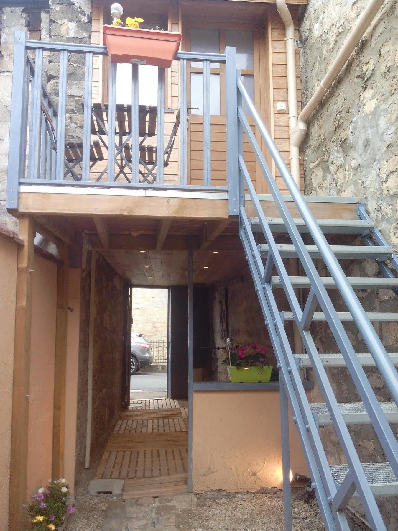 Loc'Apparts Beaumont-sur-Oise Bagian luar foto